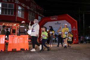 BIB: 3534, 1017
                            <button type="button" onclick="openModal(26263615)" class="btn btn-primary btn-sm float-right btn-popup" data-toggle="modal" data-target=".modal-high-quality">
                        <i class="fas fa-shopping-cart"></i> Add to Cart
                    </button>
                                            <button type="button" onclick="isThisMe(26263615, true)" class="btn btn-success btn-sm float-right btn-popup btn-isme hidden" data-toggle="tooltip" data-placement="bottom" title="นี่คือรูปของคุณใช่ไหม คลิกที่นี่เพื่อเอาเข้าอัลบั้ม">
                        <i class="fas fa-plus"></i> Add to album
                    </button>
                    <button type="button" onclick="isThisMe(26263615, false)" class="btn btn-warning btn-sm float-right btn-popup btn-isnotme hidden">
                        <i class="fas fa-ban"></i> Remove from album
                    </button>